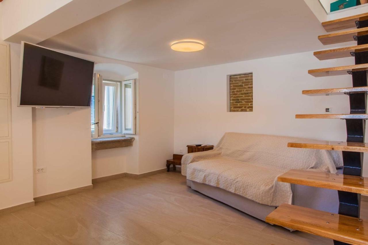 Apartmani Kraj Mora Cres Exteriér fotografie